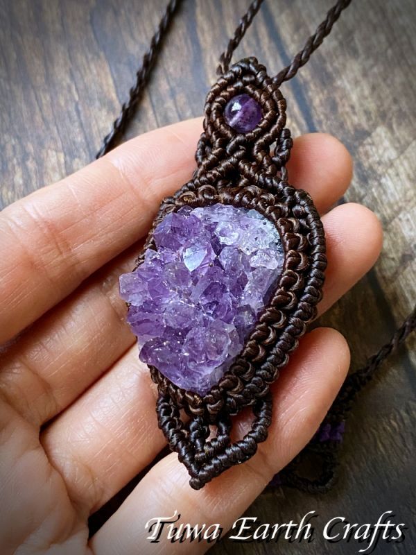 1点もの大ぶり高品質アメジスト原石クラスター鉱物ネックレス☆浄化