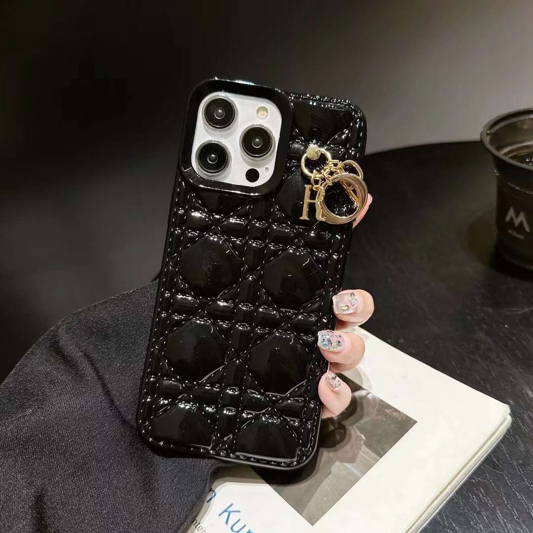 Lady Dior iPhone14Pro ケース(カナージュ ラムスキン) DIOR Dior