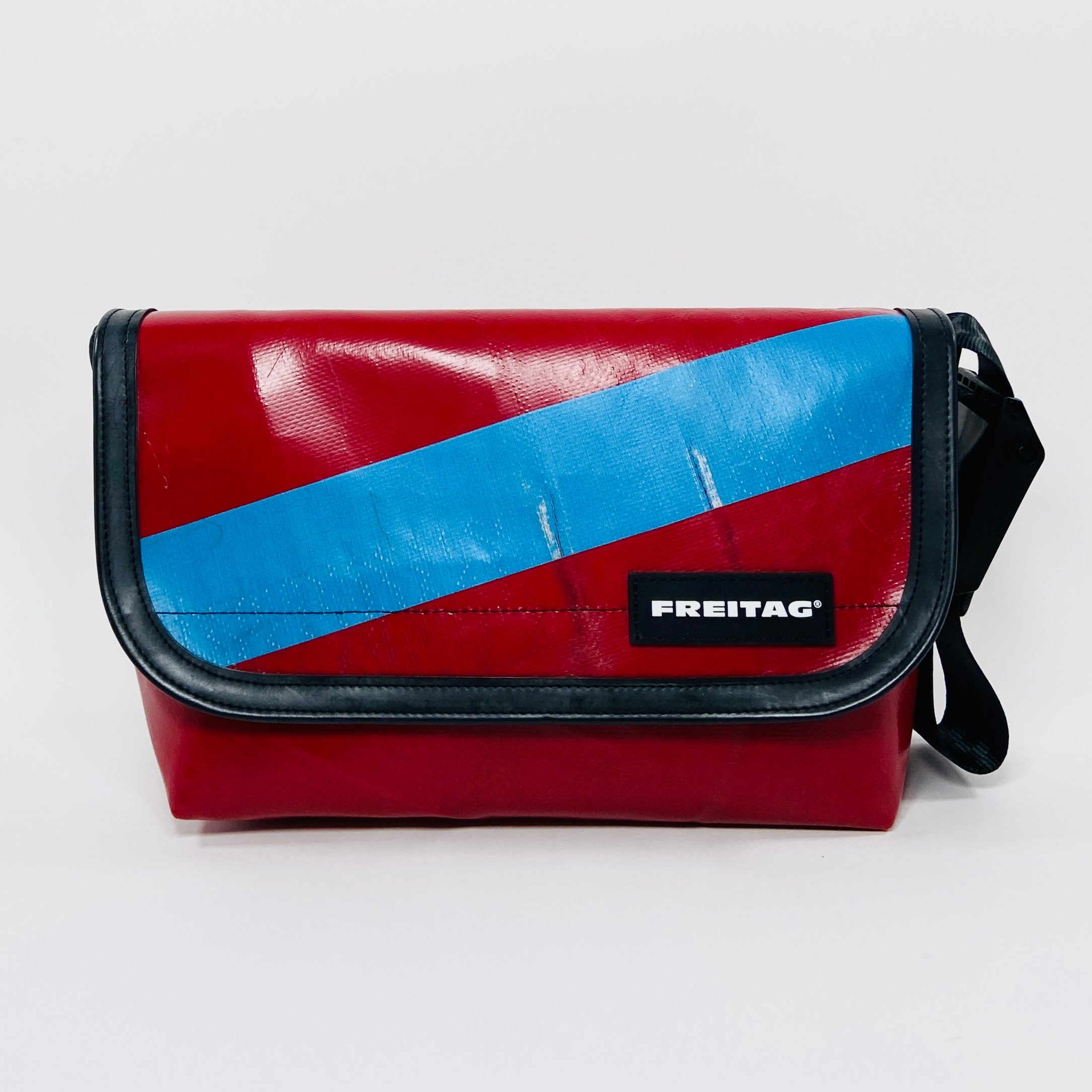 FREITAG F41 - Hawaii Five-0 - Red with Blue – UNITOM