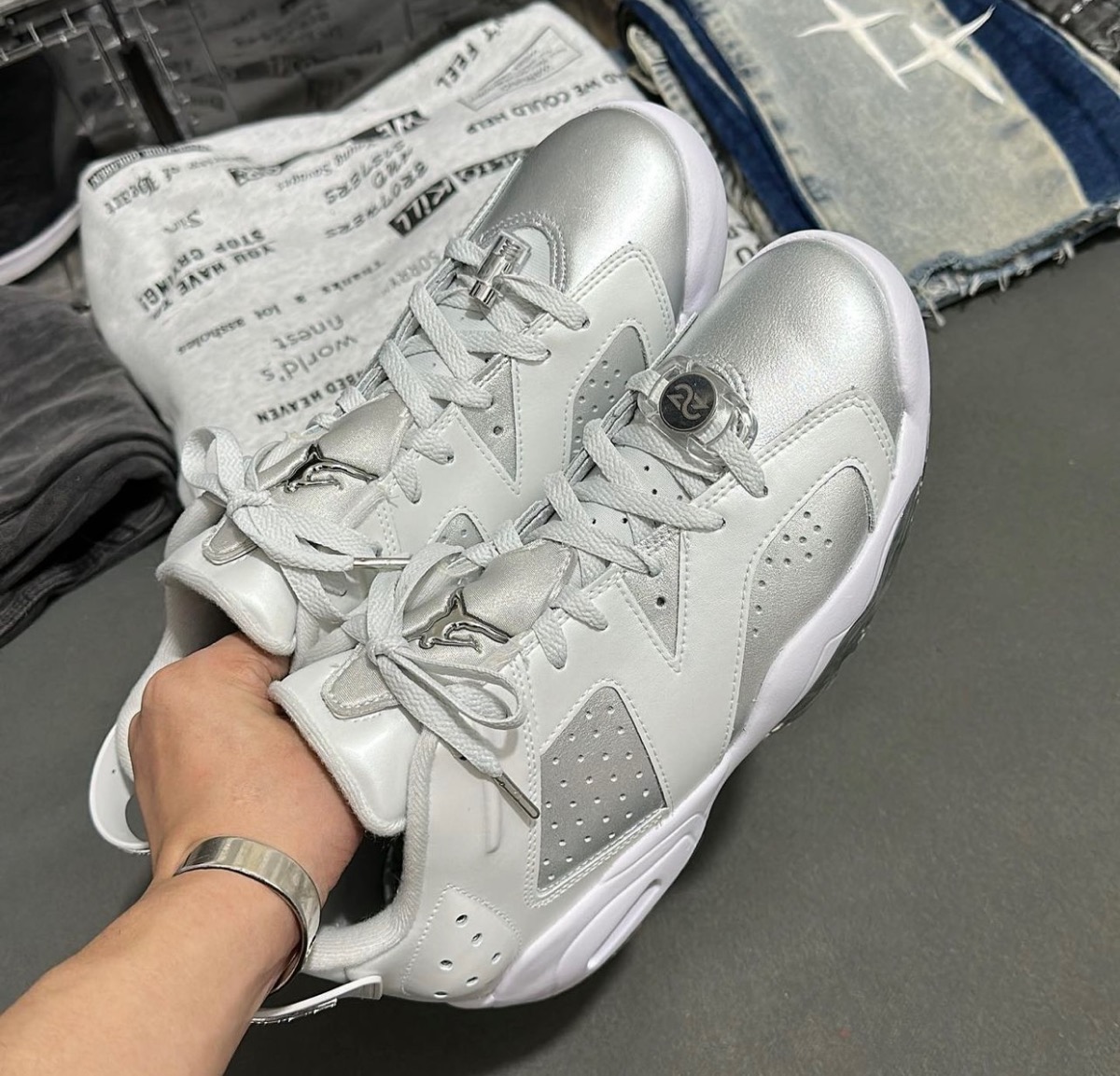 Nike Air Jordan 6 Low Golf NRG “Gift Giving”が国内11月17日より発売