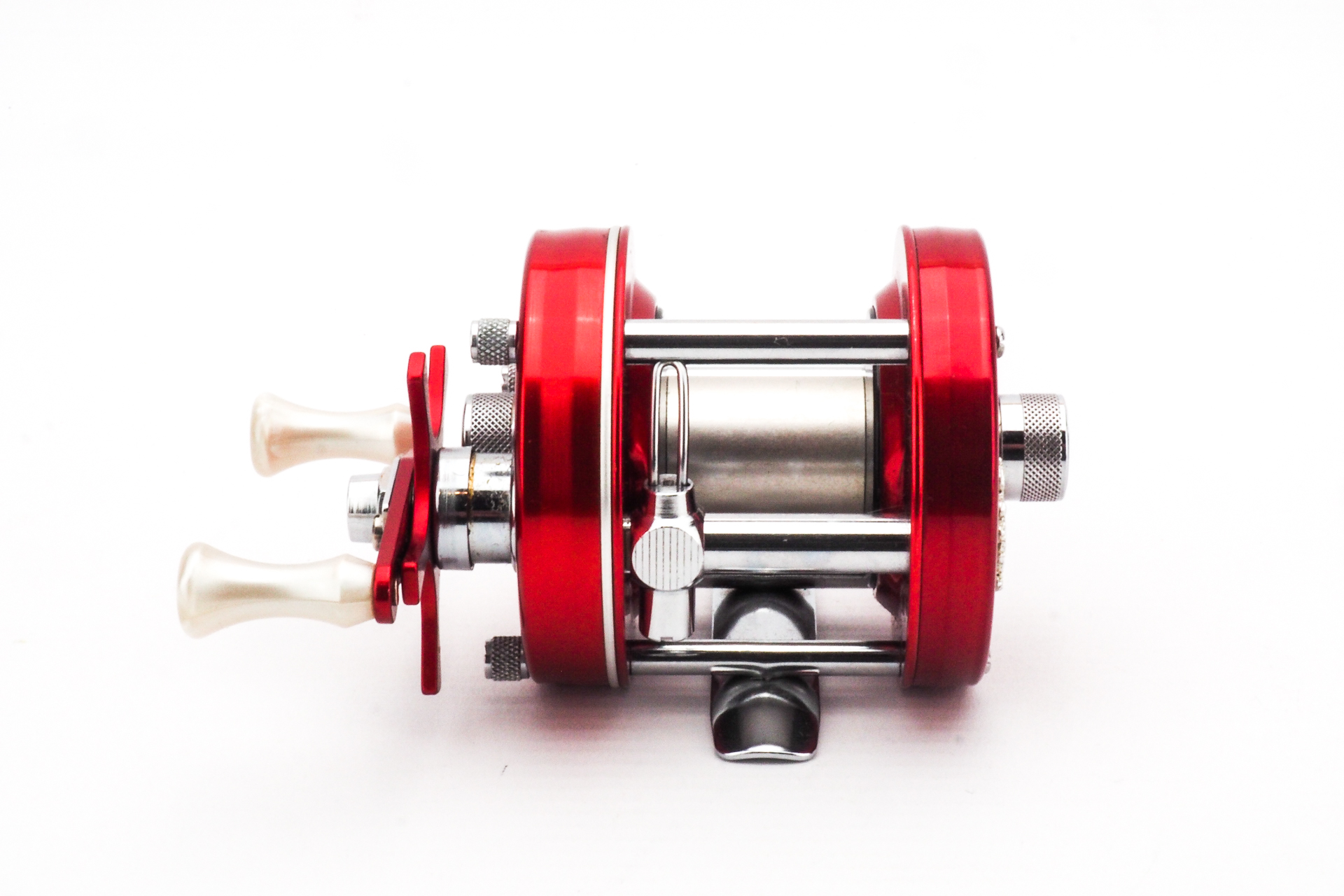 ABU AMBASSADEUR 5000 (PEARL COLOURED HANDLES) MULTIPLYING