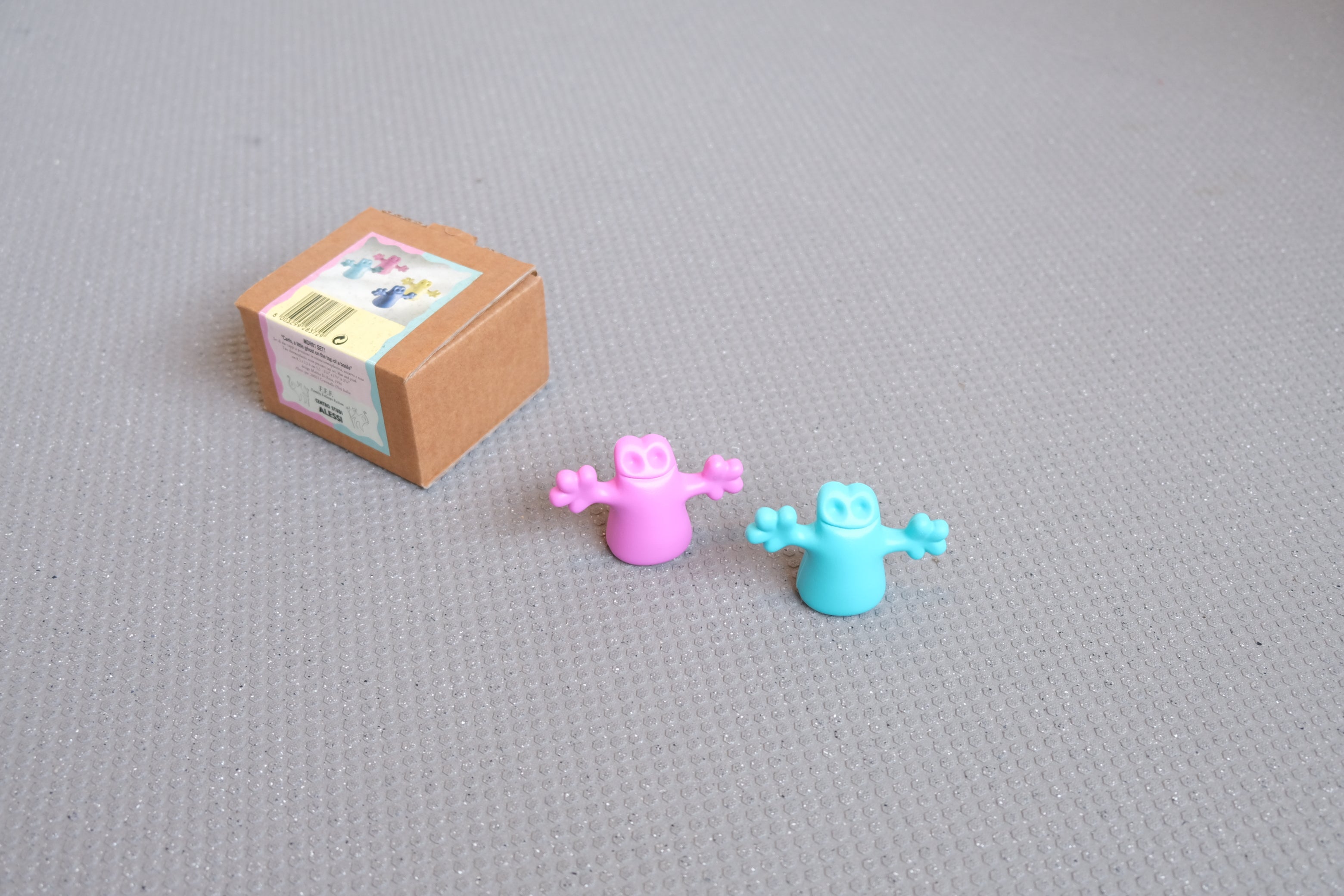 ALESSI “CARLO” ボトルキャップ（2個セット・未使用）