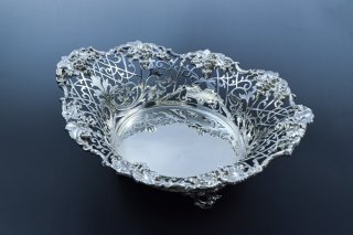 ボンボンディッシュ、ボンボンバスケット - The Victorian Tea Room