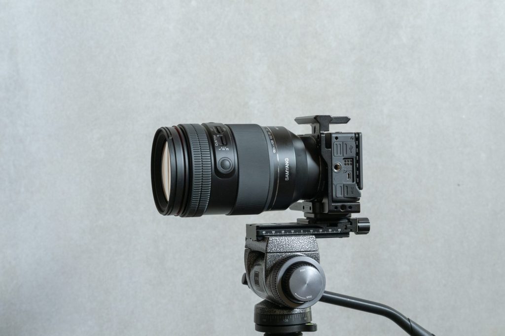 SAMYANG AF 35-150mm F2-2.8L」広角35mmから望遠150mmまでをカバーする