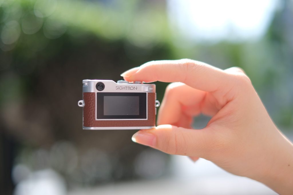 サイトロンジャパン、 指先サイズの液晶付きミニデジタルトイカメラ