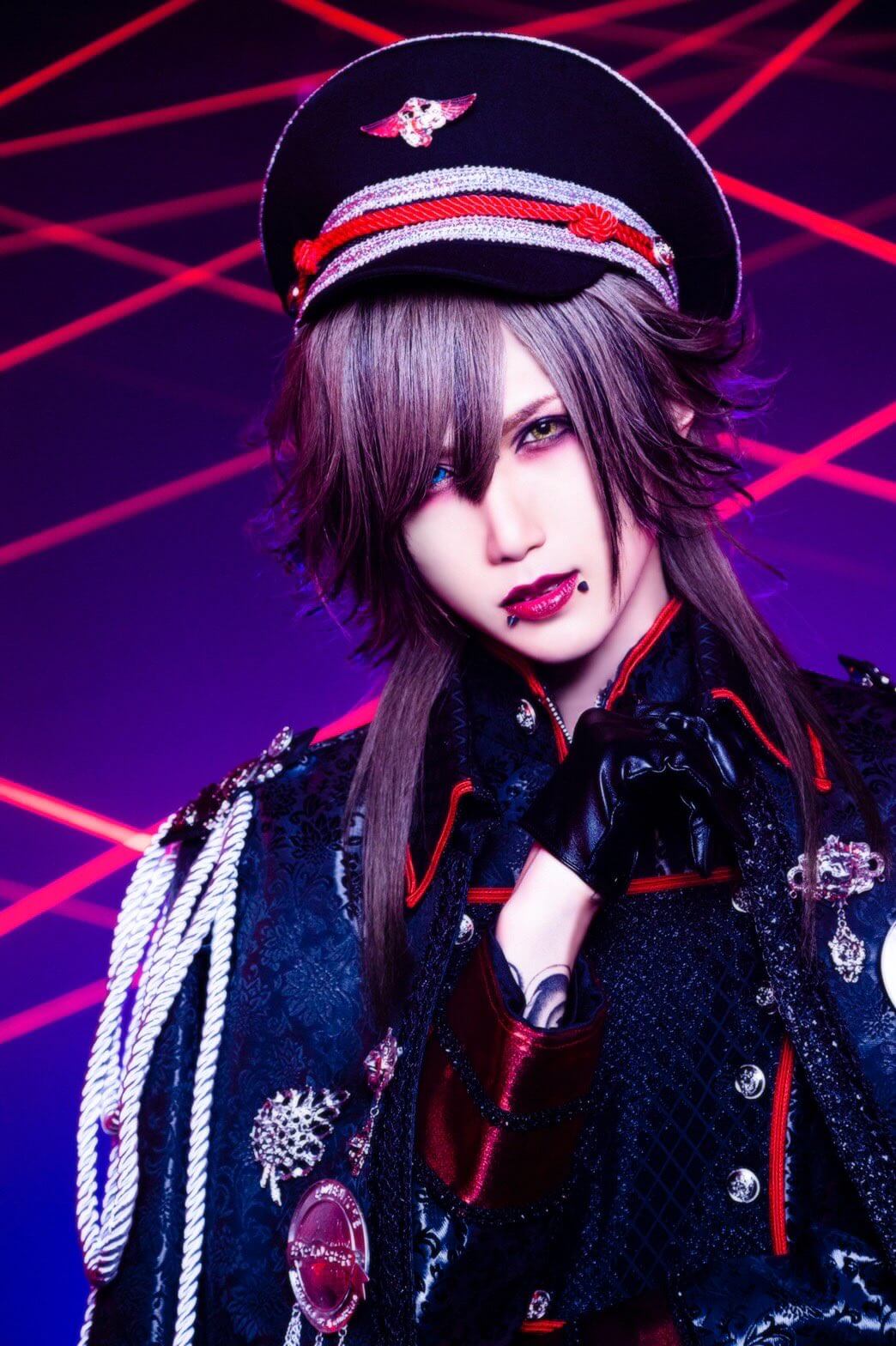 Royz G. Kuina (杙凪) solo photo for AMON | vkgy (ブイケージ)