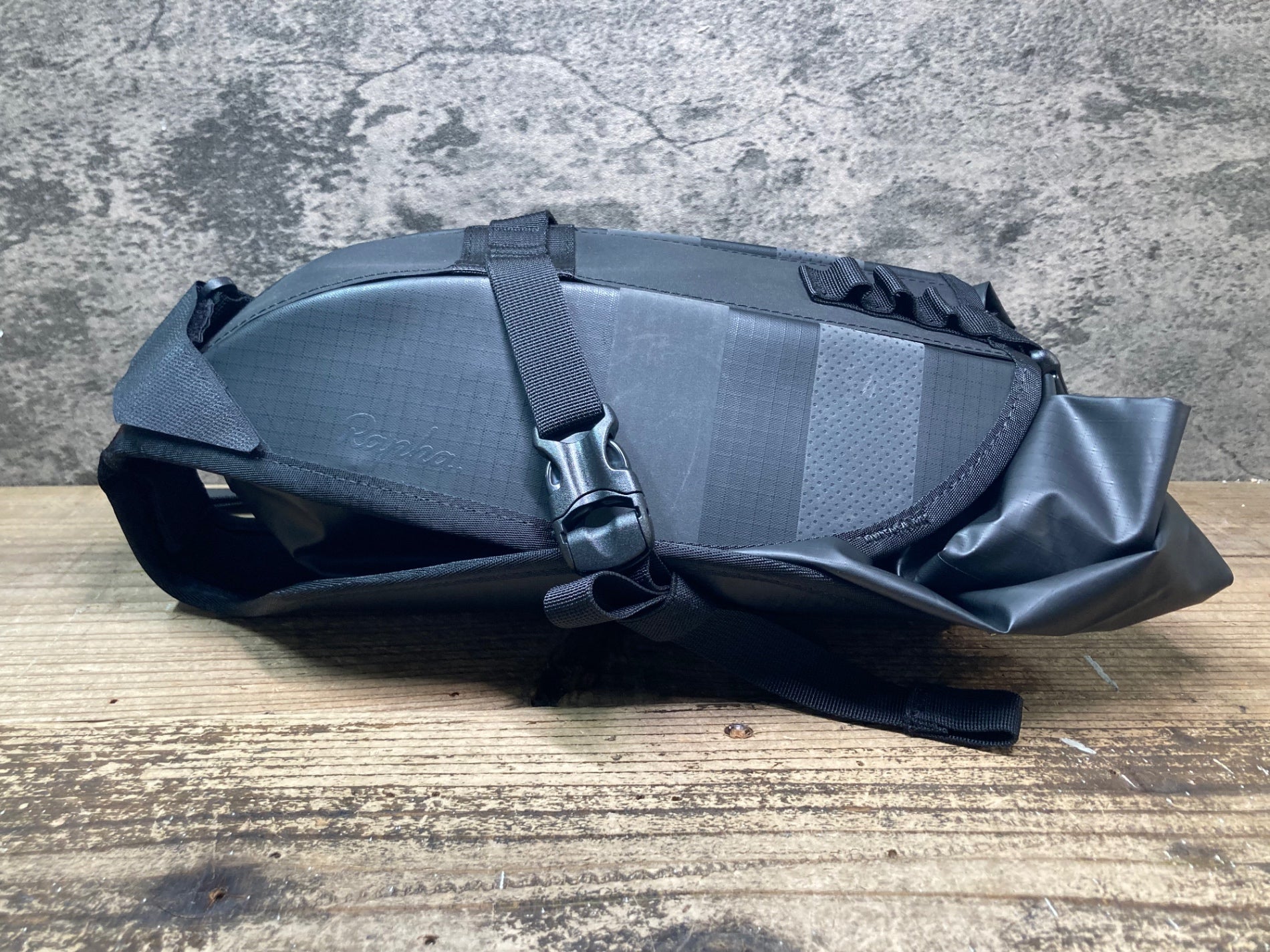 JI160 ラファ Rapha EXPLORE WATERPROOF REAR PACK サドルバッグ 黒