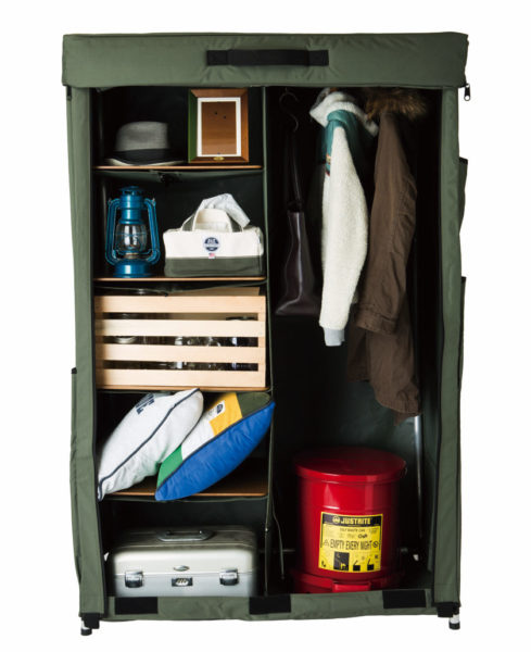 家でも外でも。ミリタリー感満点の持ち運びできるキャビネット&デスク