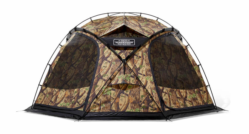 オリジナルカモ柄で統一された、ヘリノックス×ネイバーフッド最新作