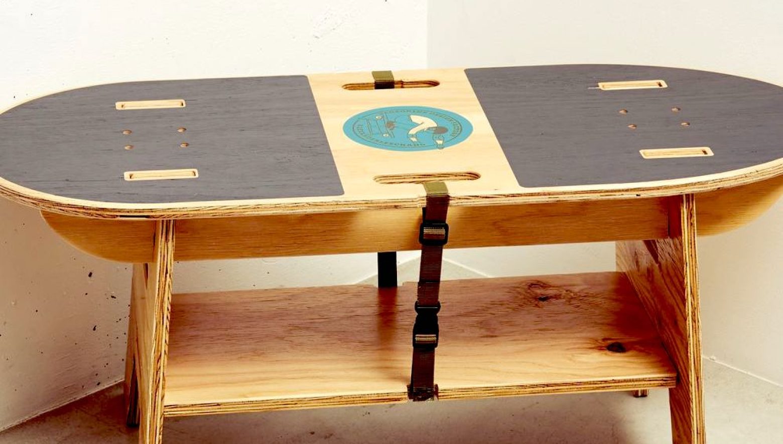 あの大人気スケートテーブルが、100脚限定のビーバー別注モデルで帰っ