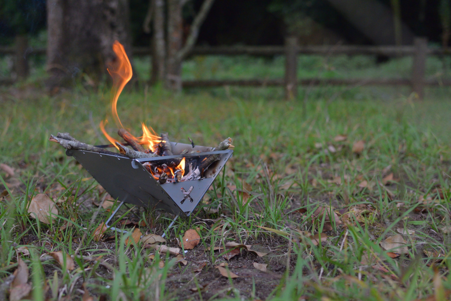 1kg以下！ 鹿児島のガレージブランド発の超軽量コンパクトな焚き火台