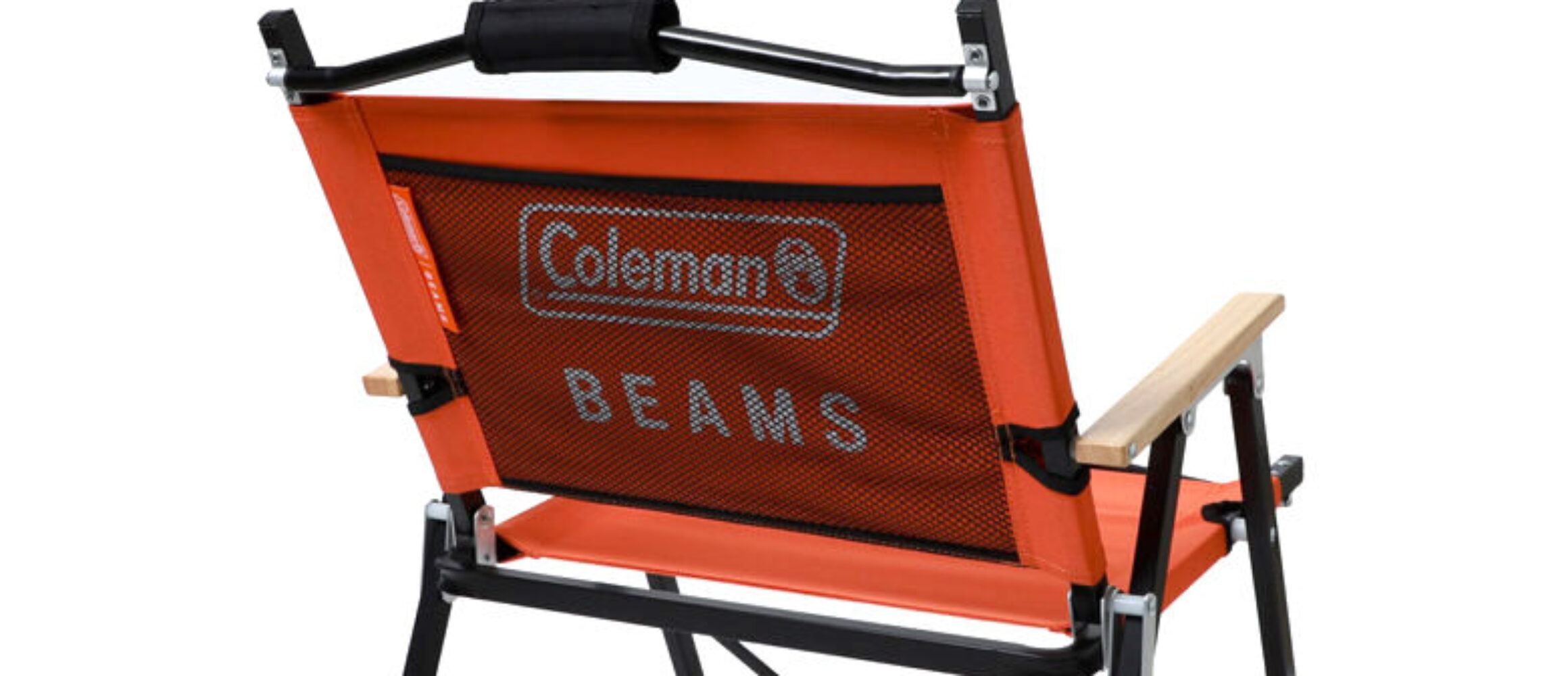 コールマンの難燃チェアに、ビビッドカラーがソソるビームス 別注が