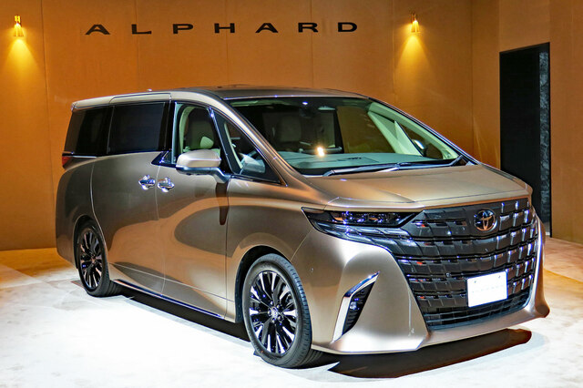 トヨタが高級ミニバンの新型「アルファード／ヴェルファイア」を発売