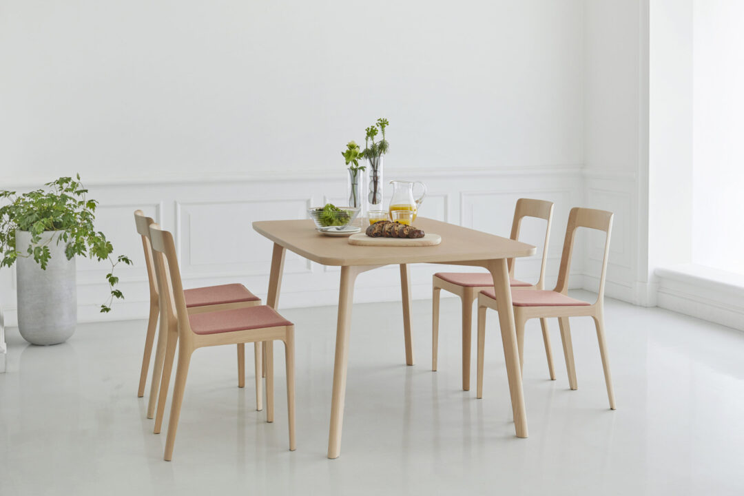 HIROSHIMAシリーズで揃えるコンパクトなダイニングセット | コラム