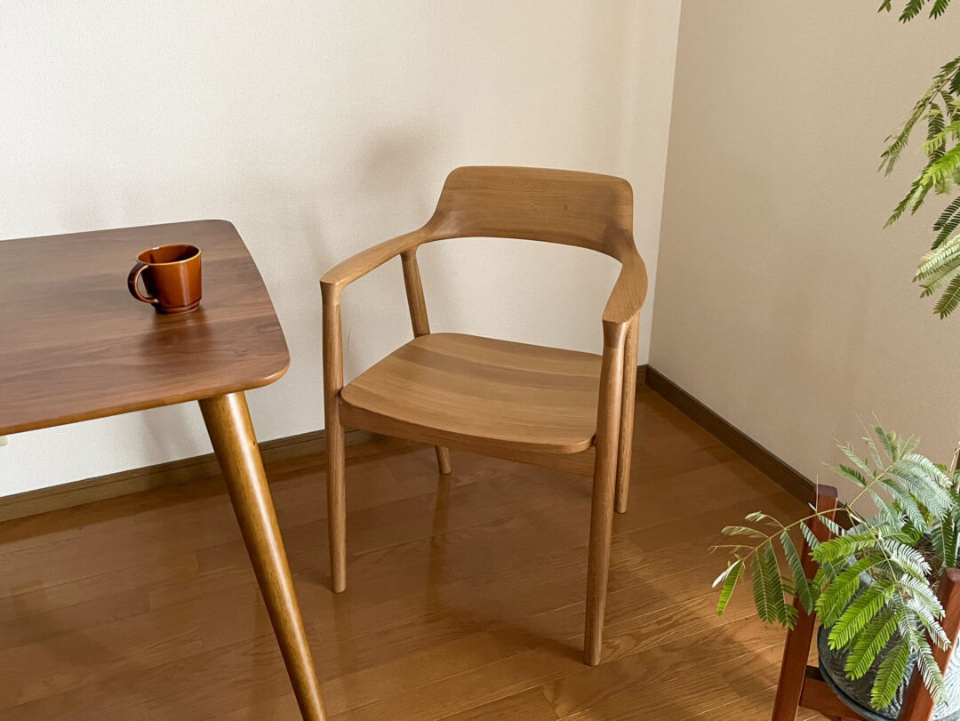 はじめの1脚】 03 HIROSHIMAアームチェアと暮らしの工夫 | コラム