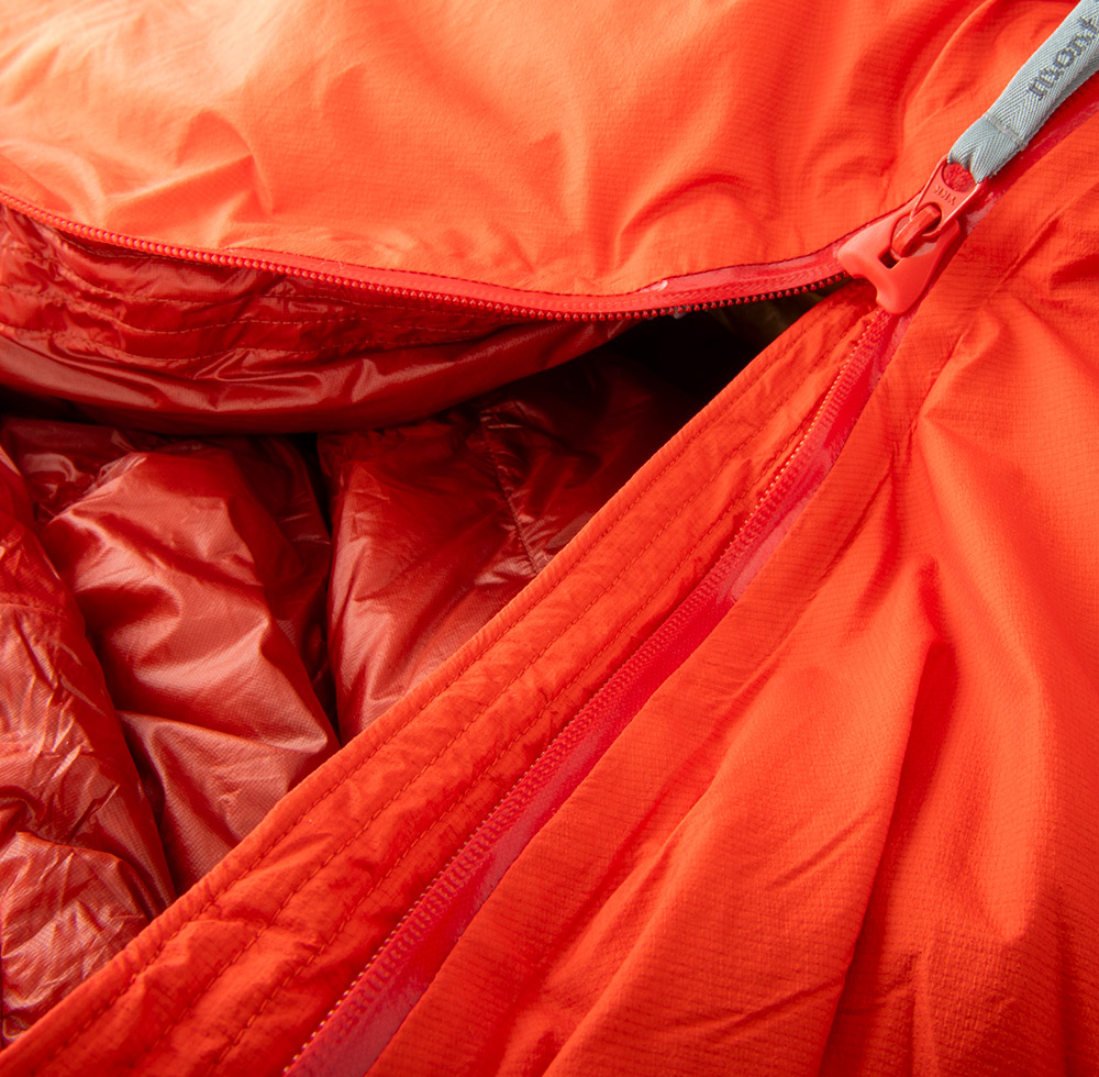 ドライ シームレス ダウンハガー900 #1｜モンベル