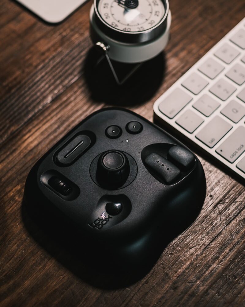 Tourbox Lite Review: The $95 Assistant For Artists And Creators