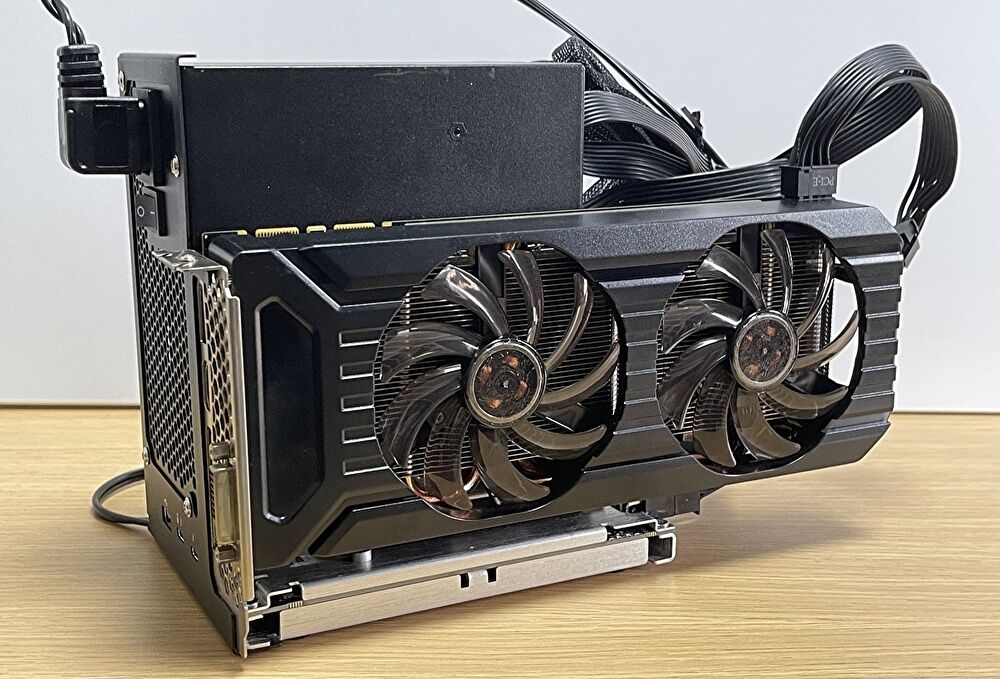 TH3P4G3、安価なGPU ボックスの実機レビュー、外付けグラボの接続以外