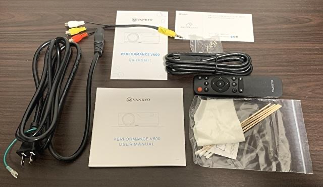 実機レビュー、Amazonで人気のFHD対応のプロジェクター「Vankyo V600