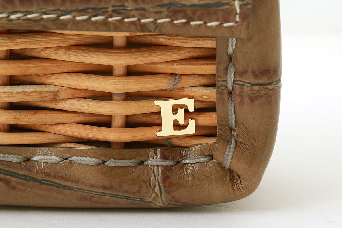 ebagos エバゴス ワニ型押し 籐付きミニサイフ