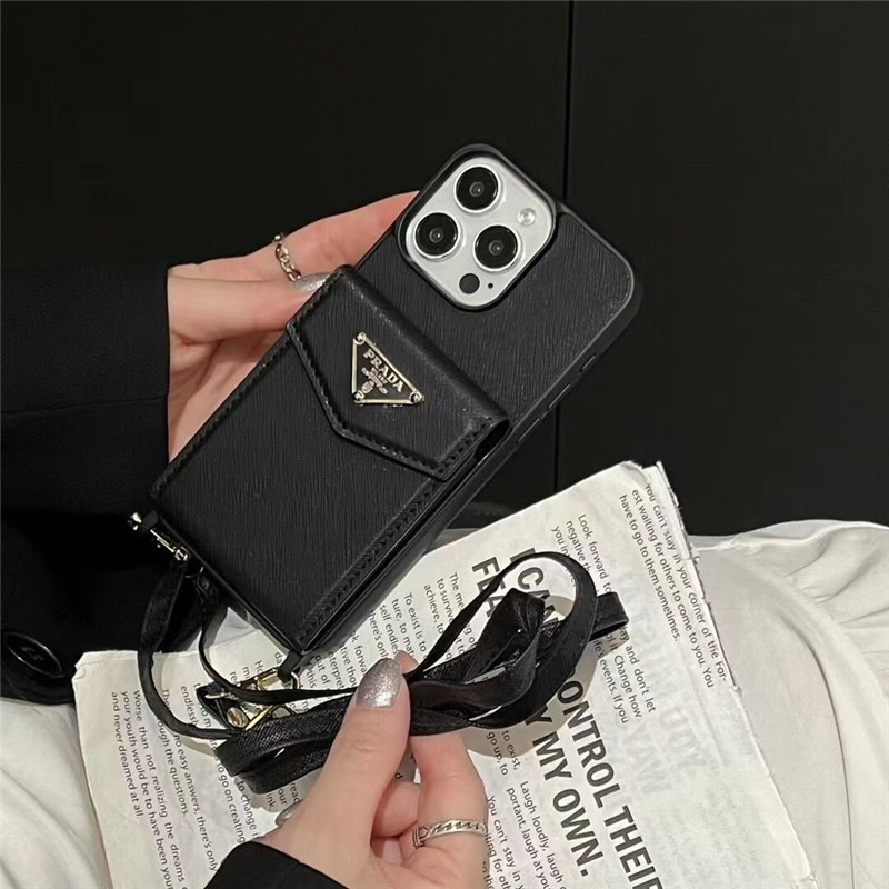 プラダ iphone17/17pro/16/16promax ケース カード収納 iphone15/15pro