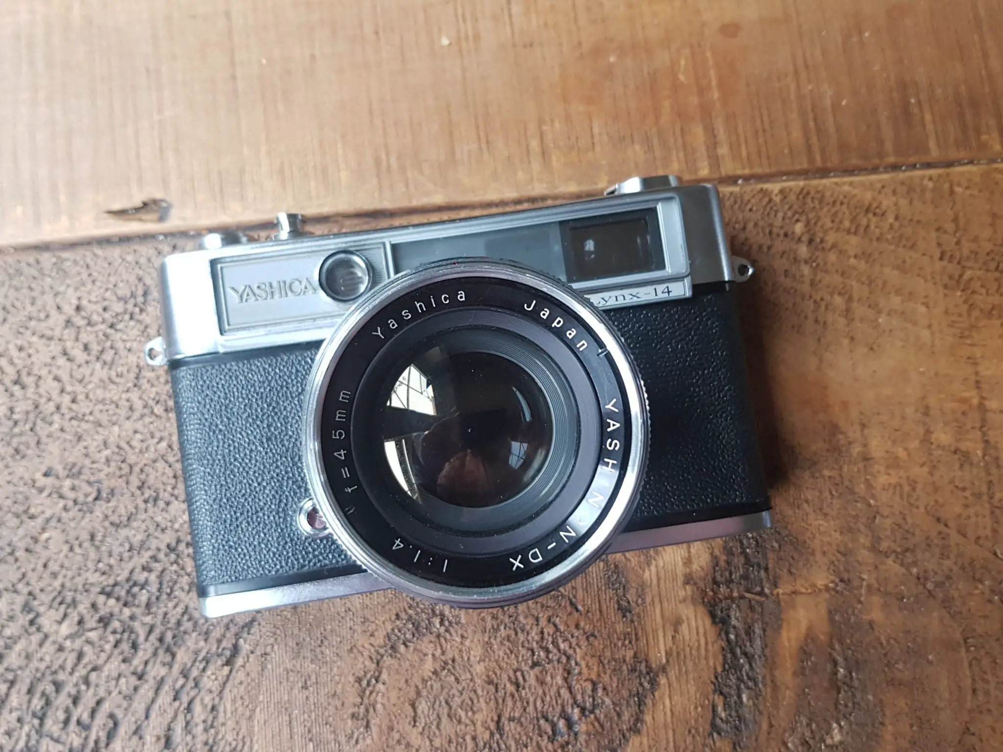 Yashica Lynx-14 Review - Great 45mm lens (good camera stuck to the