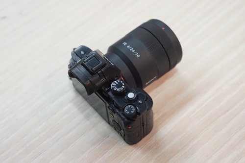 Vario-Tessar T* FE 24-70mm F4 ZA OSSが、やってきた？ | 店長の