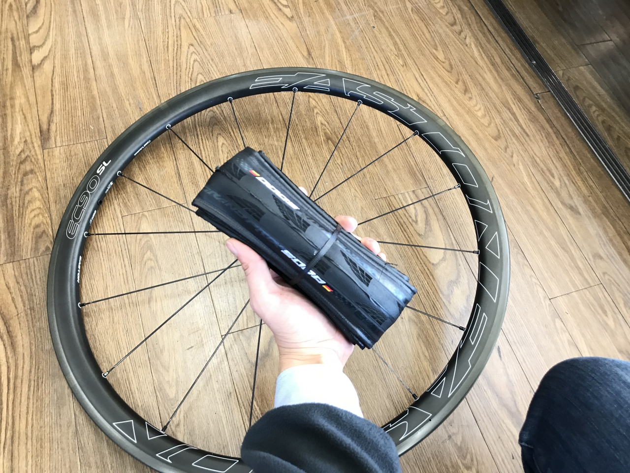 コンチネンタル グランプリ5000 最新タイヤ取り付け！ | Climb cycle