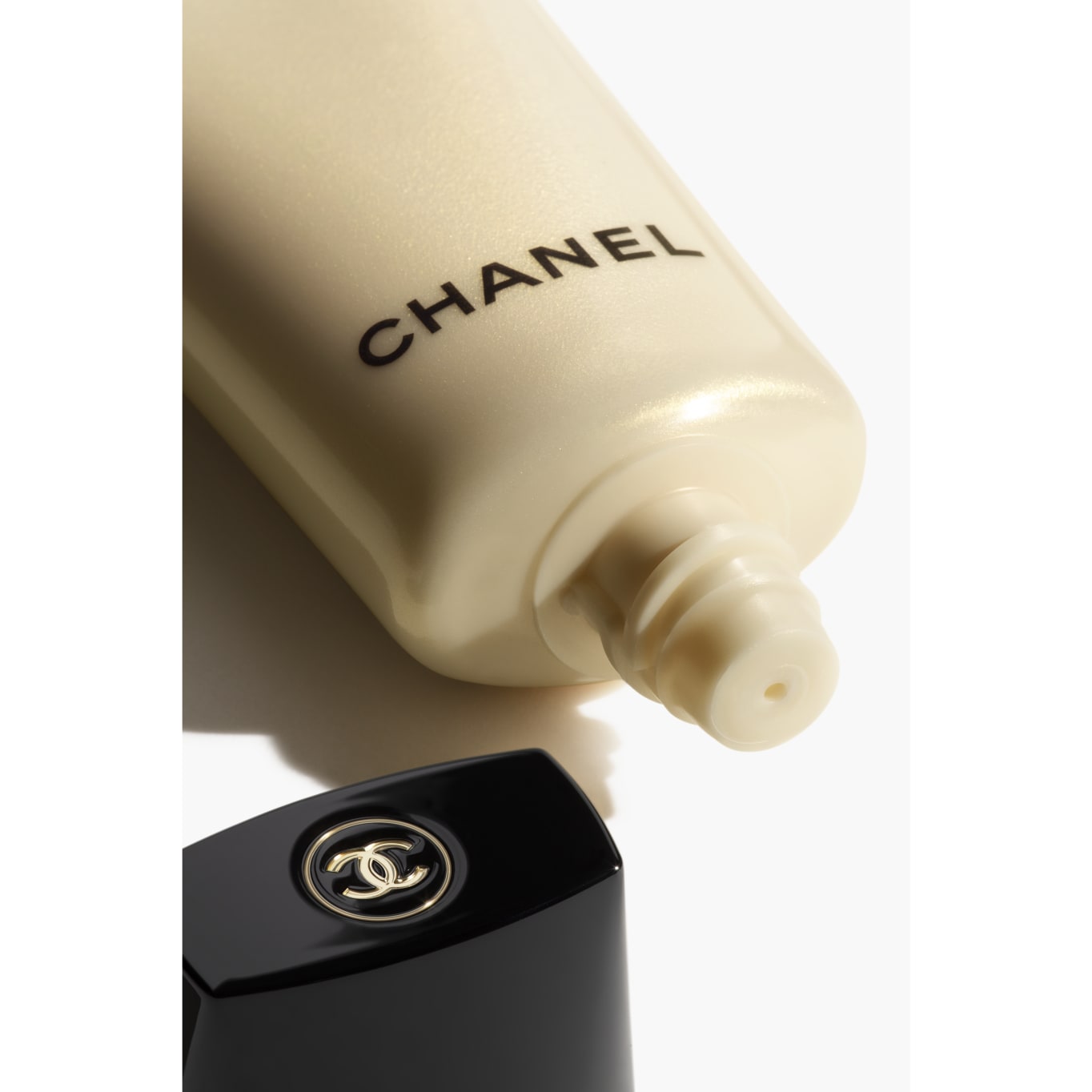 SUBLIMAGE LA PROTECTION UV Protection | CHANEL