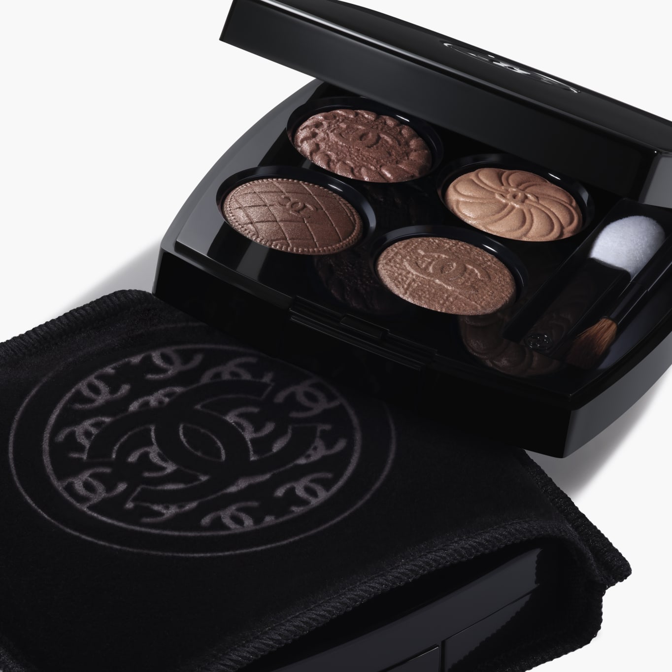 レ キャトル オンブル ブトン 4色アイシャドウ（マルチ エフェクト