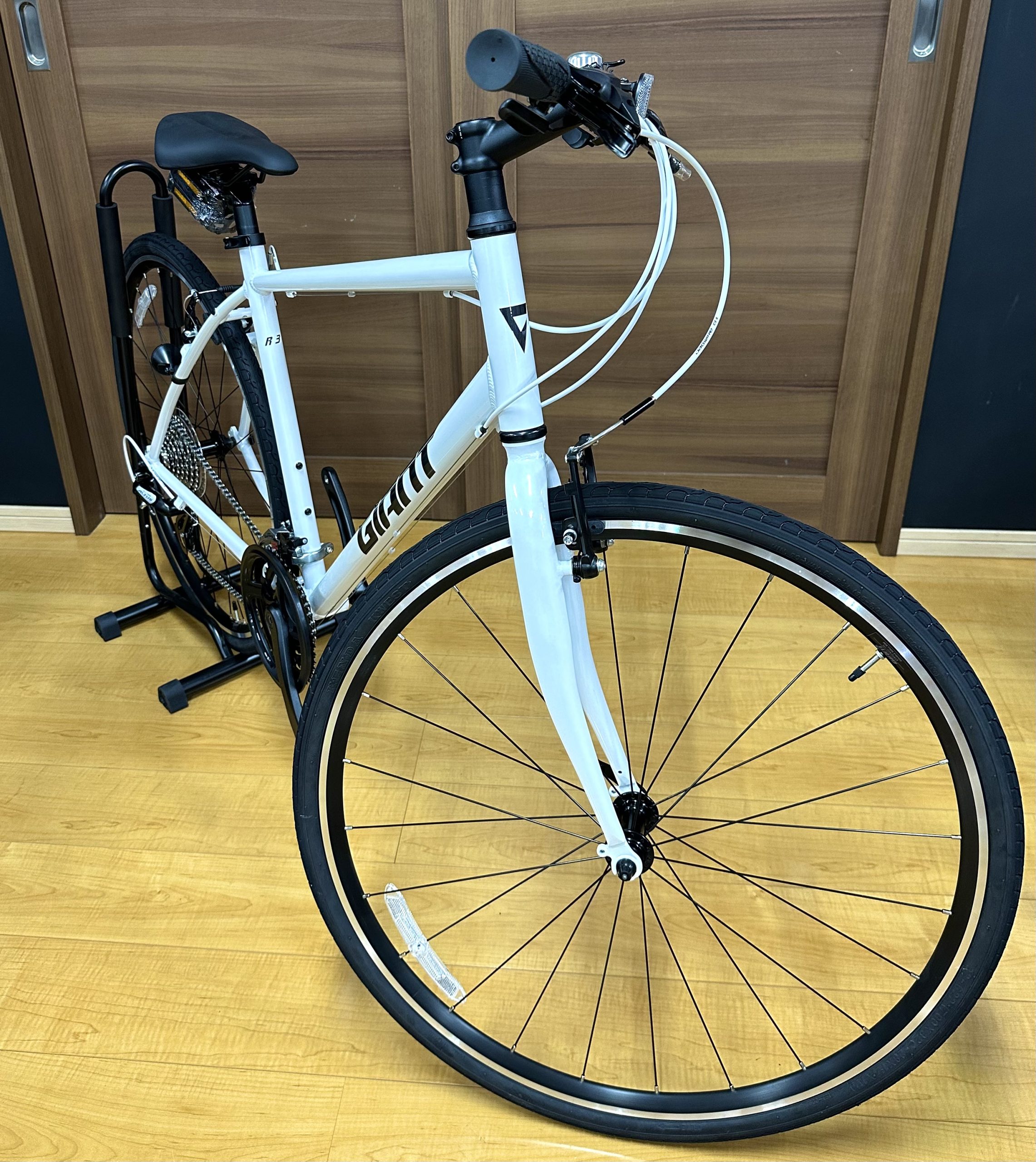 2025年モデルのエスケープ入荷しました!【GIANT】エスケープR3