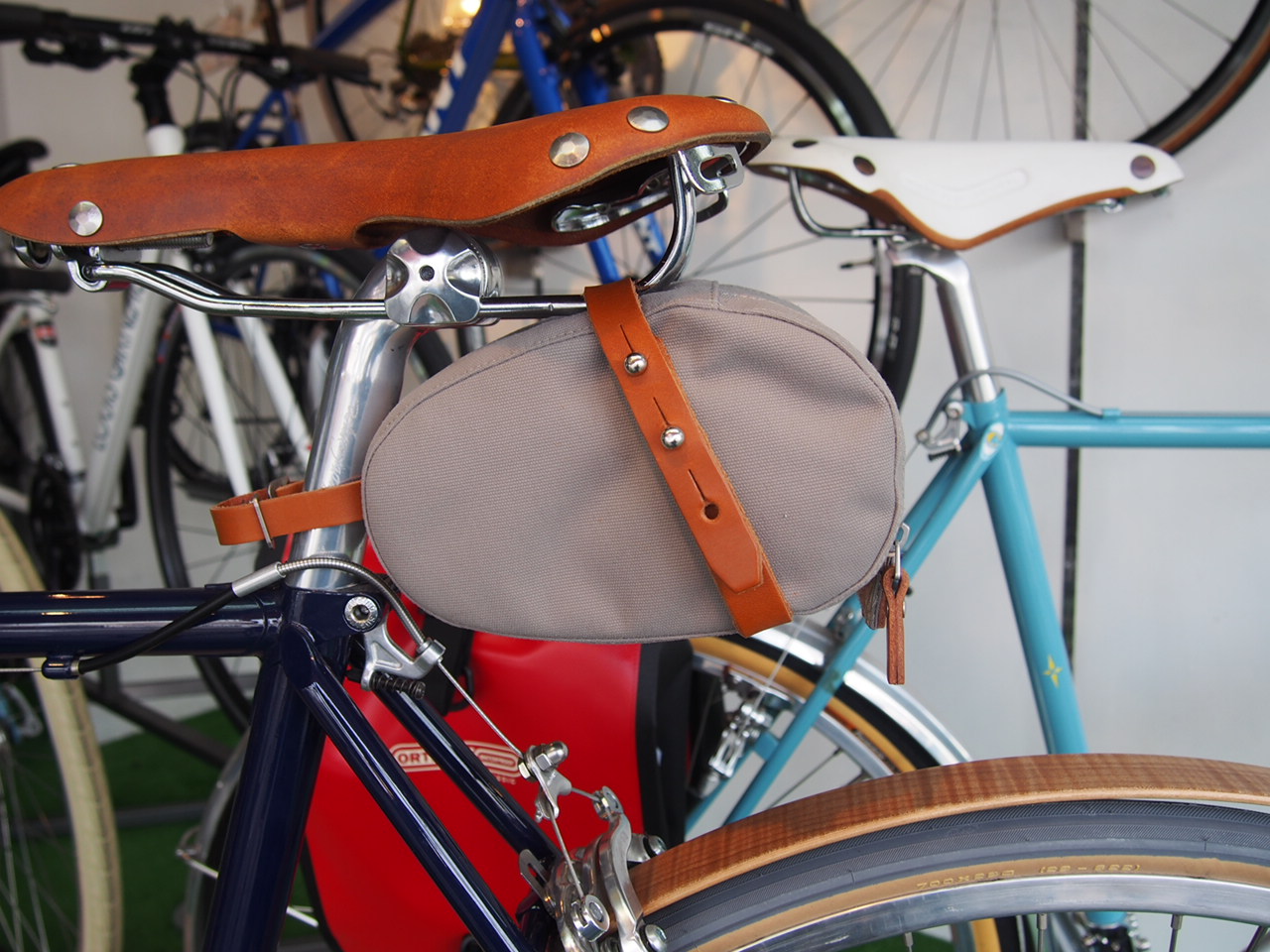 Brooks Isle of Wight saddle bags. - 京都の中古自転車・新車販売