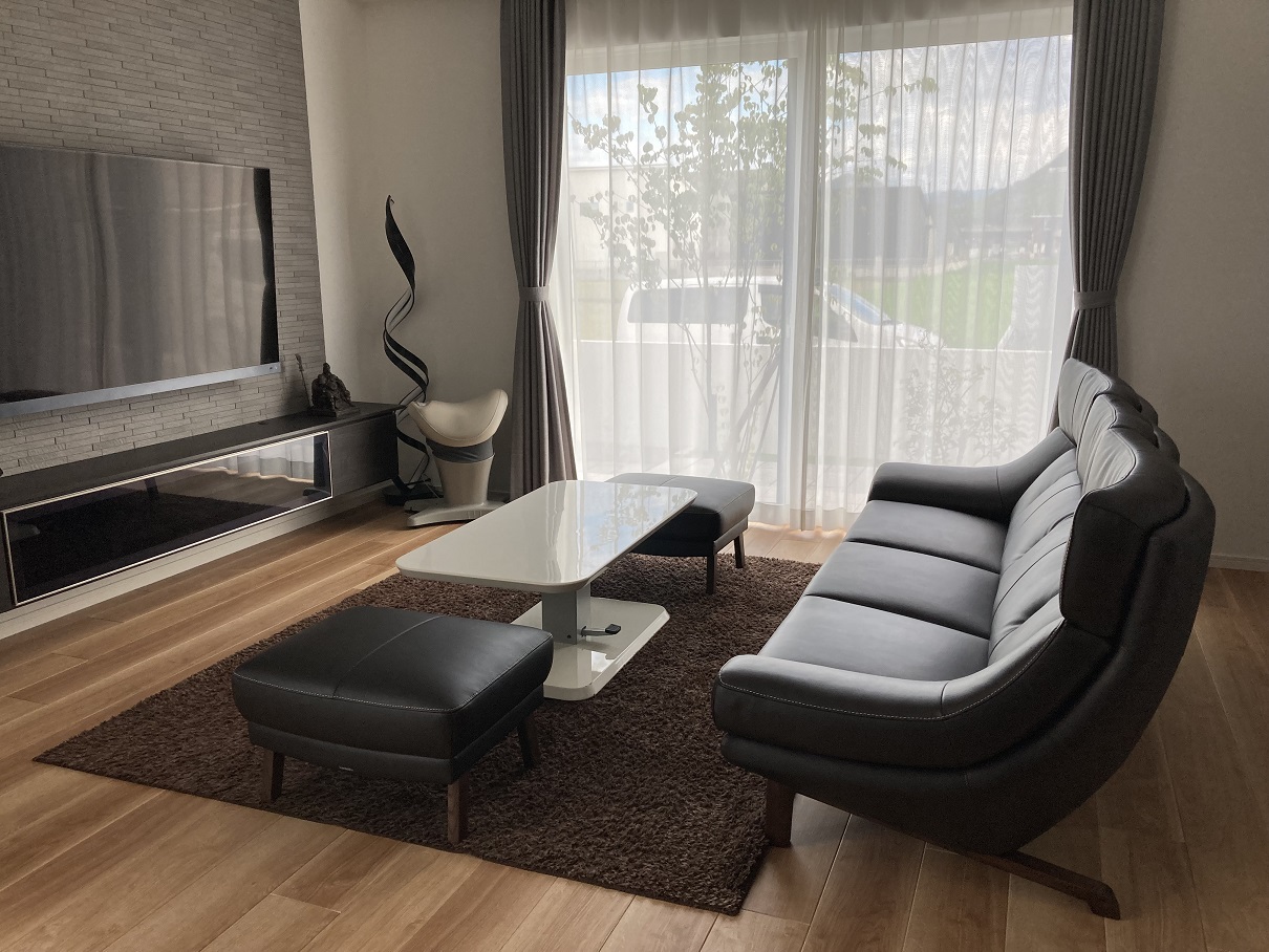 54】カリモク家具 ソファ 【ZU4613K353】高松I様邸 – カリモクグループ