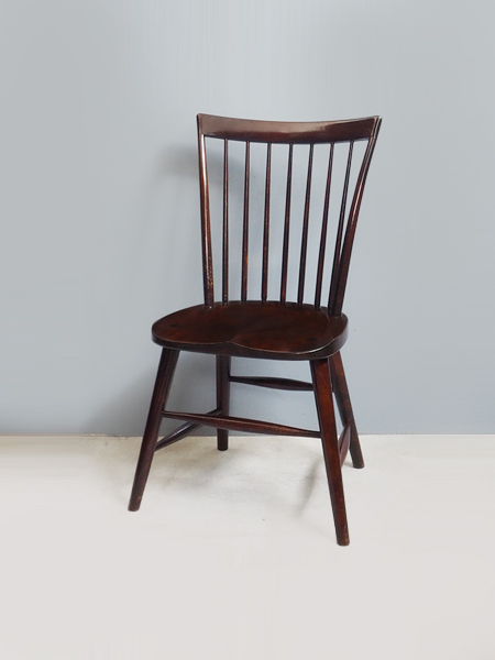 ちょこっと座って楽しい木彫りの椅子民芸品 広松木工 PRIMITIVO / ひろまつもっこう プリミティーヴォ ダイニング