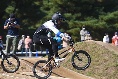 活躍する元「アスナビ」社員アスリート BMXレーシング選手 松下巽さん