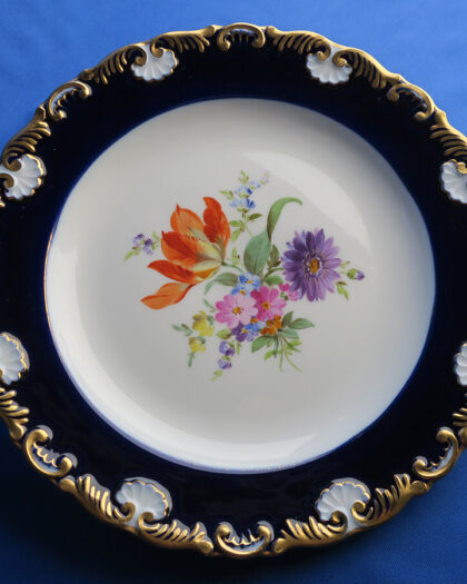 タイムレスな魅力を放つマイセンのフルーツ皿 - 貴人たちのマイセン