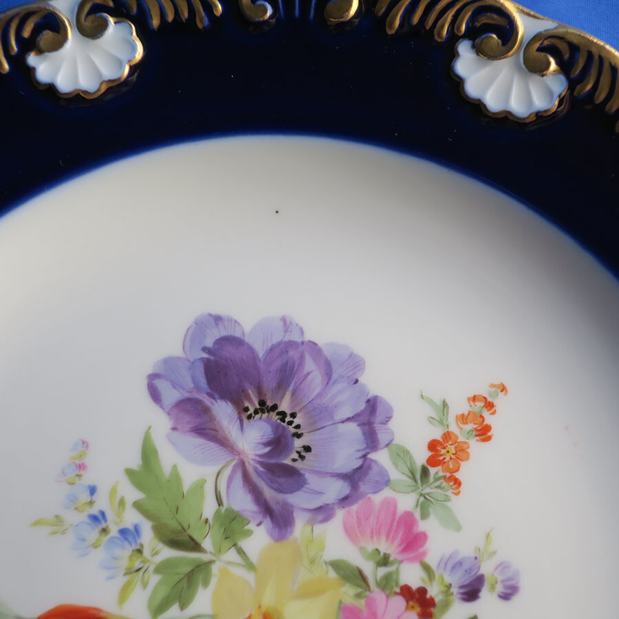 美しさを際立たせるマイセンプレート（コバルトブルー） - 貴人たちの