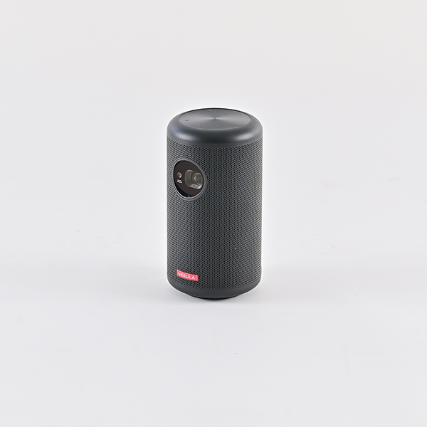 コラム | キャンプの新定番！大画面プロジェクターで映画鑑賞を楽しむ