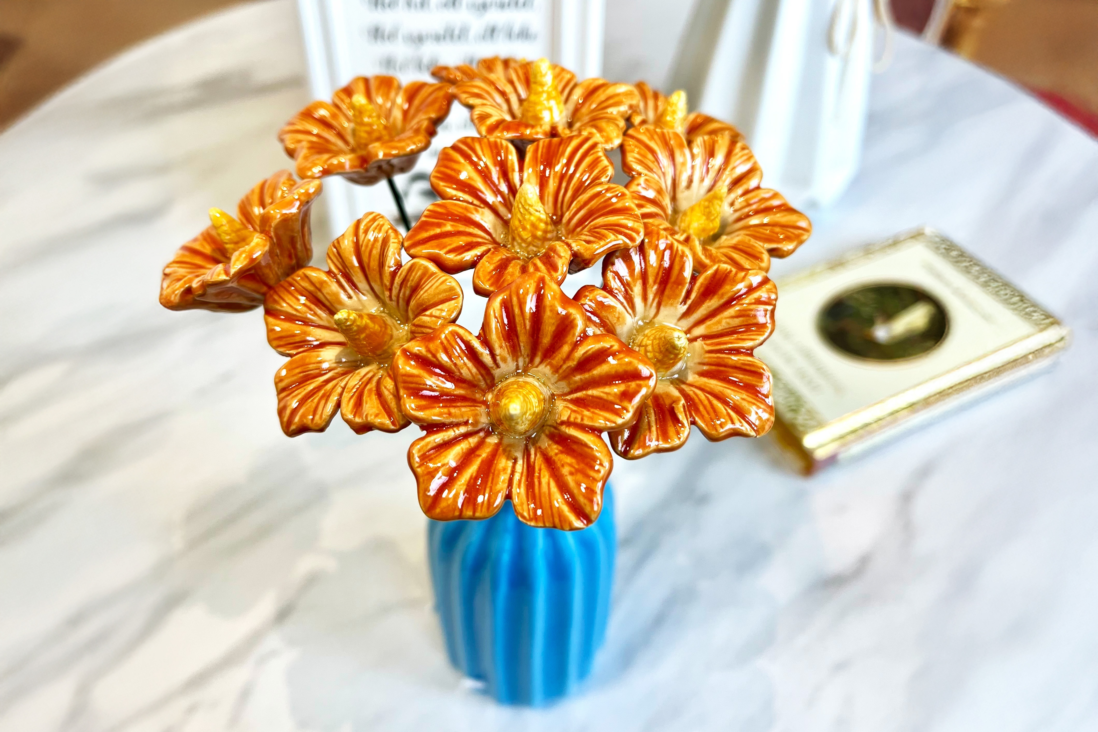 ハンガリー発] 枯れない美しさを贈ろう！ 陶器フラワー2025年新作