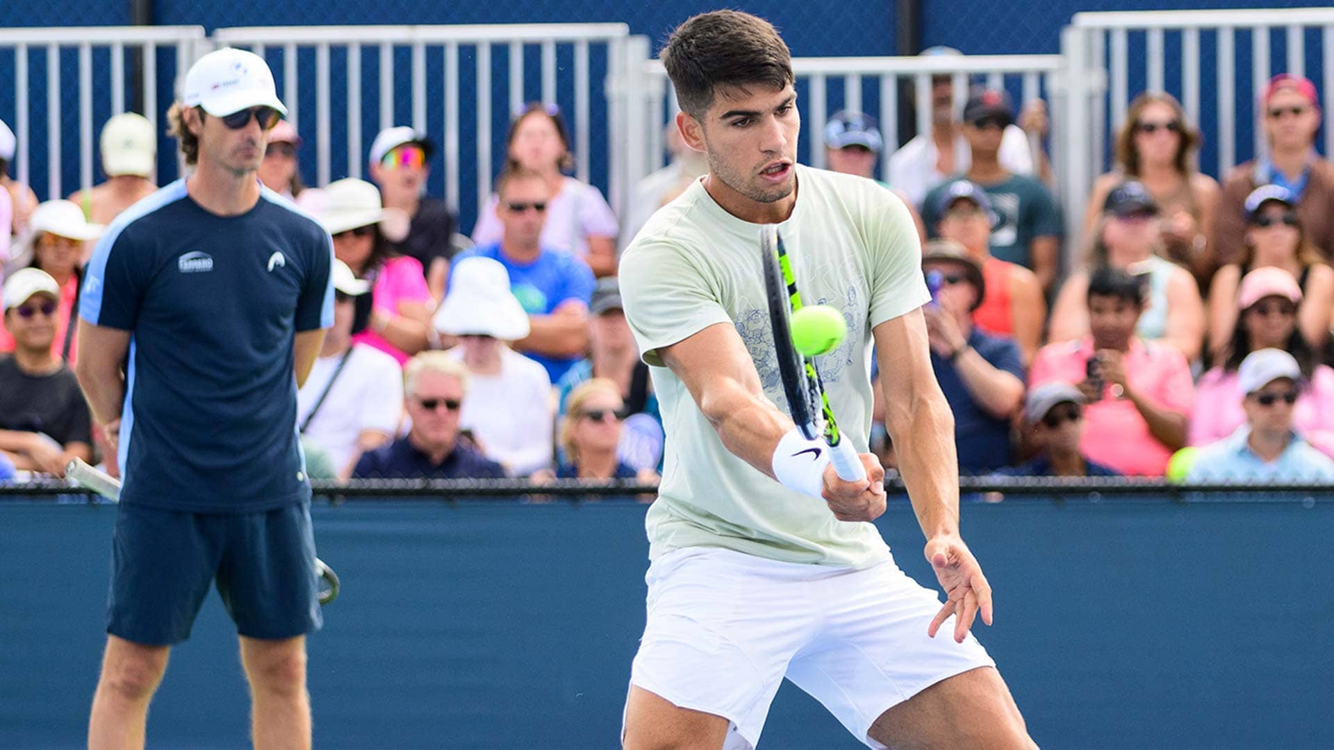 Carlos Alcaraz arrives in Cincinnati, hits with Matteo Berrettini