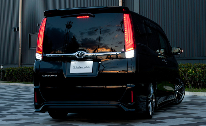 ノア・ヴォクシー80系用ジュエルLEDテールULTRA VALENTI(ヴァレンティ