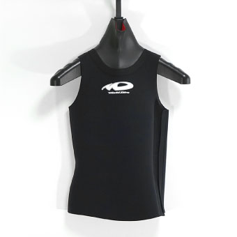 着るだけでセミドライスーツに変化する保温インナー「World Dive