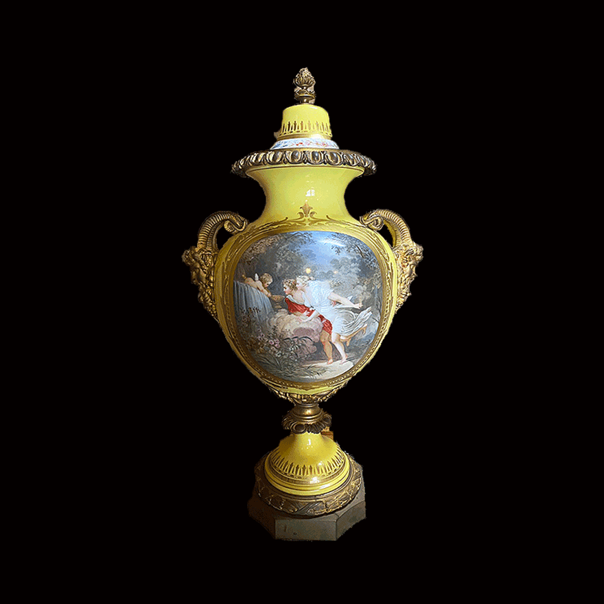 神話文蓋付飾り壺 | セーブル 買取・作品 | 中国美術・西洋