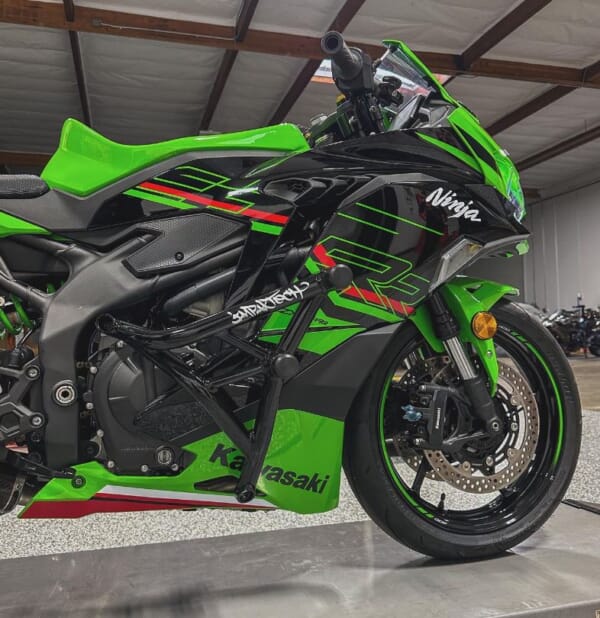 ZX4R デザインが美しい IMPAKTECH製 スタントケージ｜AxxL