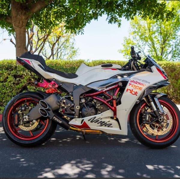 ZX-6R (24-) 好きなポジションに設定できるアルミサブケージ｜AxxL