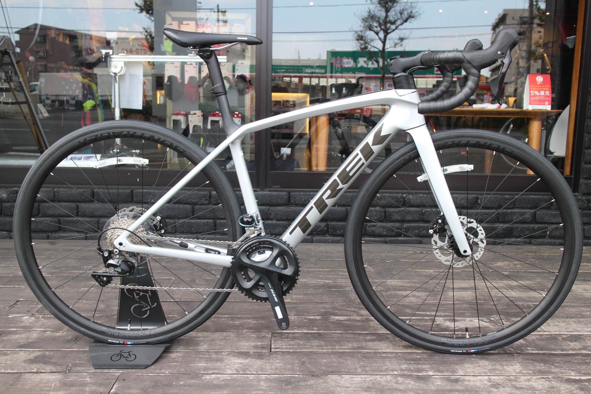 トレック 2021年 エモンダSL5ディスク エアロ形状へ進化の軽量ディスク