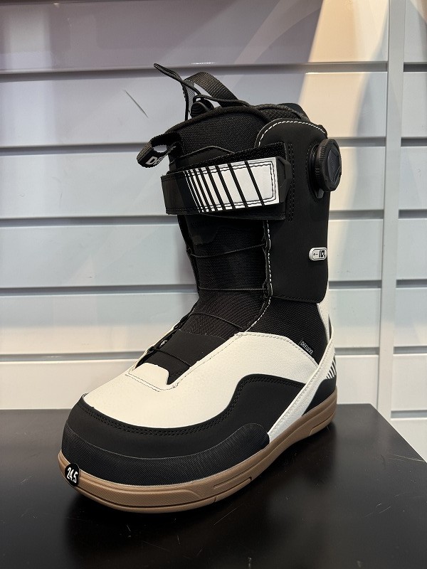 2526 DEELUXE ID LARA | ビーズイースト b's east 町田のスノーボード