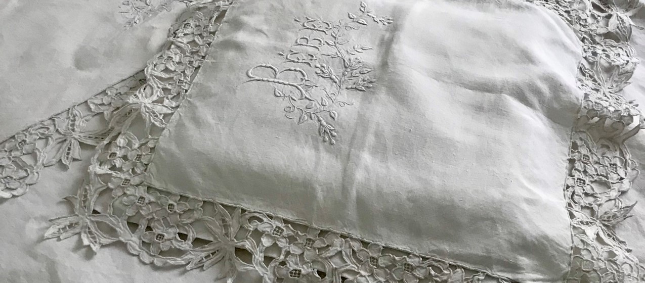 L2776 フランスアンティーク刺繍パーツ 白糸刺繍/ホワイトワーク手刺繍