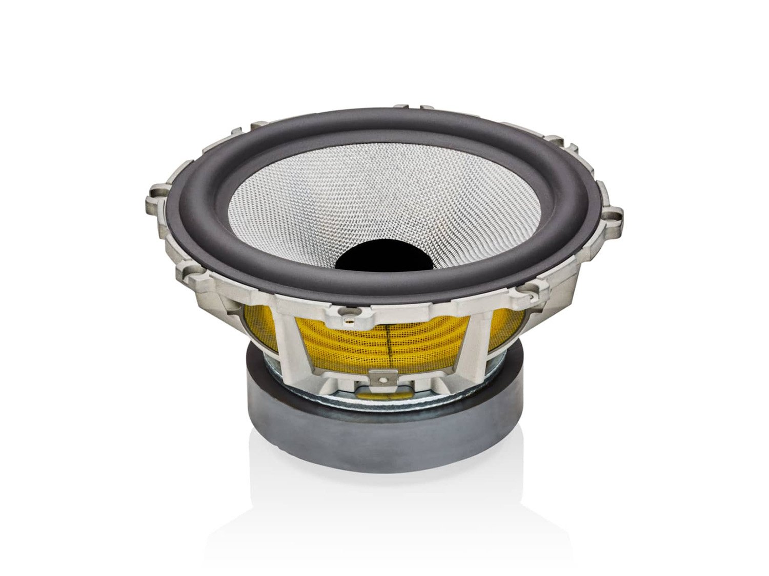 607 S3 - ハイパフォーマンスなコンパクト・ブックシェルフ