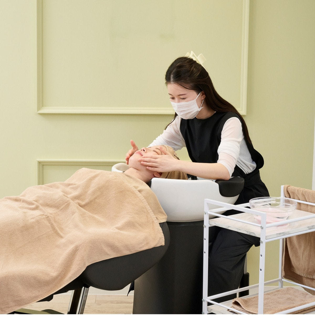 シャンプー台専用アームレストの卸・通販 | ビューティガレージ